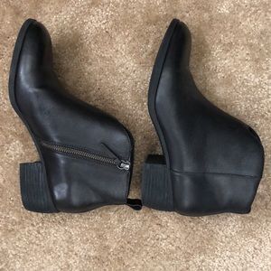 Sofft Coleta lightly worn western bootie. Size 7.5